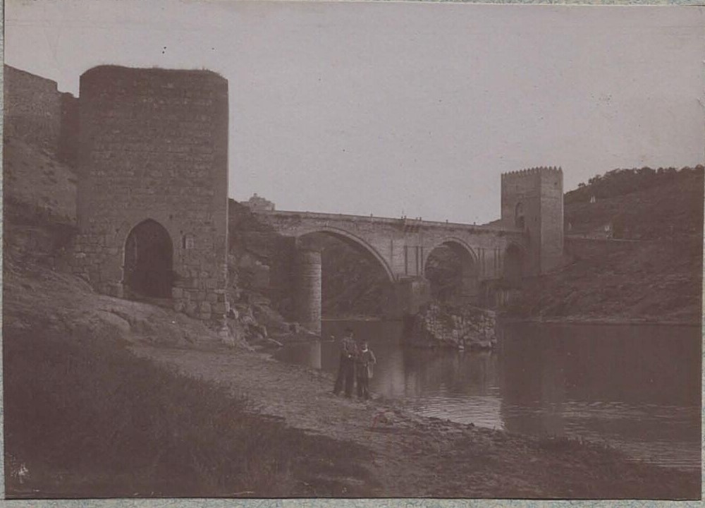 Baño de la Cava. Álbum de Jane y Marcel Dieulafoy con fotos de Toledo hacia 1900. Institut National d’Histoire de l’Art (INHA)