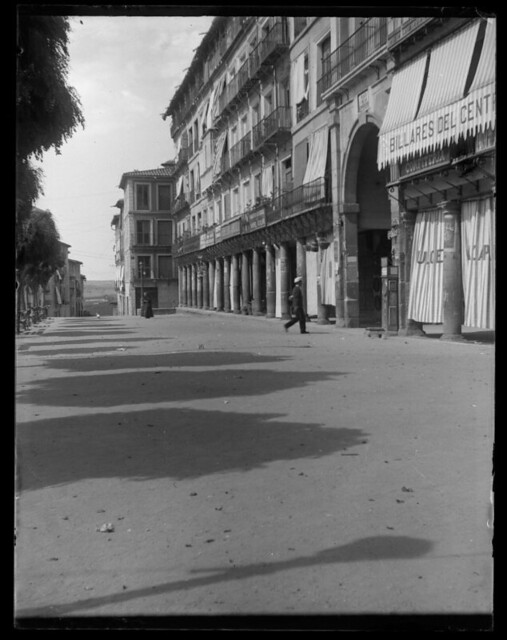 Plaza de Zocodover el 24 de junio de 1901. Fotografía de Gustavo Gillman Bovet © Archivo General de la Región de Murcia, signatura FOT_NEG-109_001