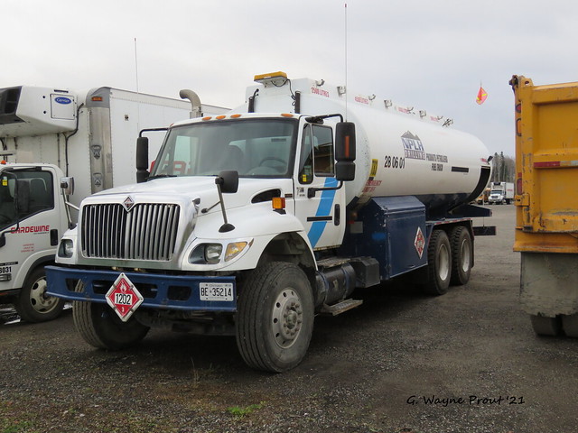 International 7500 HT570 Fuel Truck NPLH Drilling Unit 280601