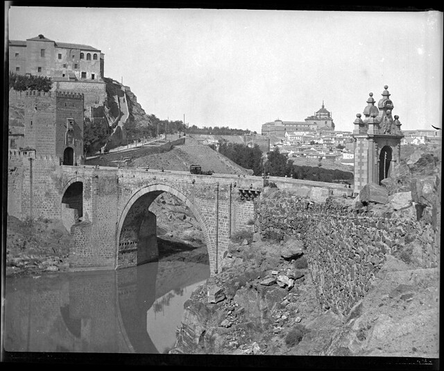 Puente de Alcántara hacia 1901. Fotografía de Gustavo Gillman Bovet © Archivo General de la Región de Murcia, signatura FOT_NEG-101_053