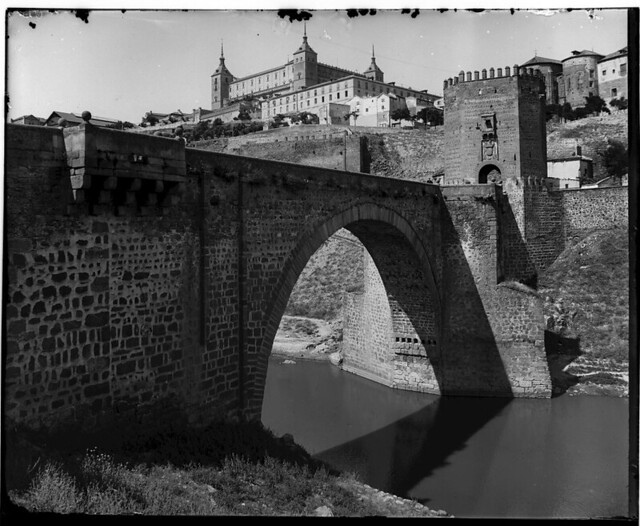 Puente de Alcántara hacia 1901. Fotografía de Gustavo Gillman Bovet © Archivo General de la Región de Murcia, signatura FOT_NEG-126_003