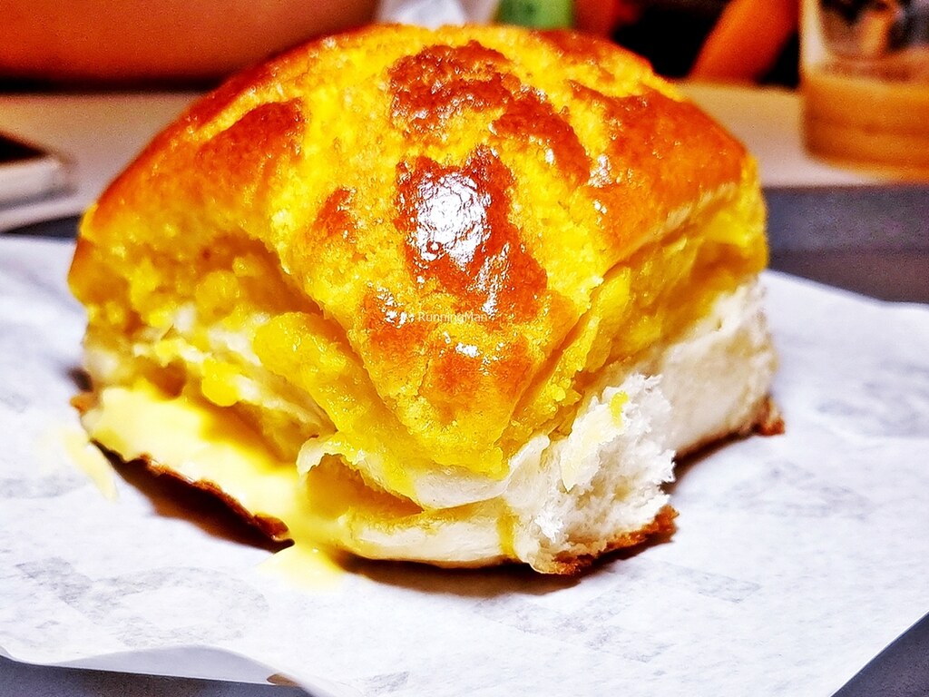 Classic Bolo Bun With Butter