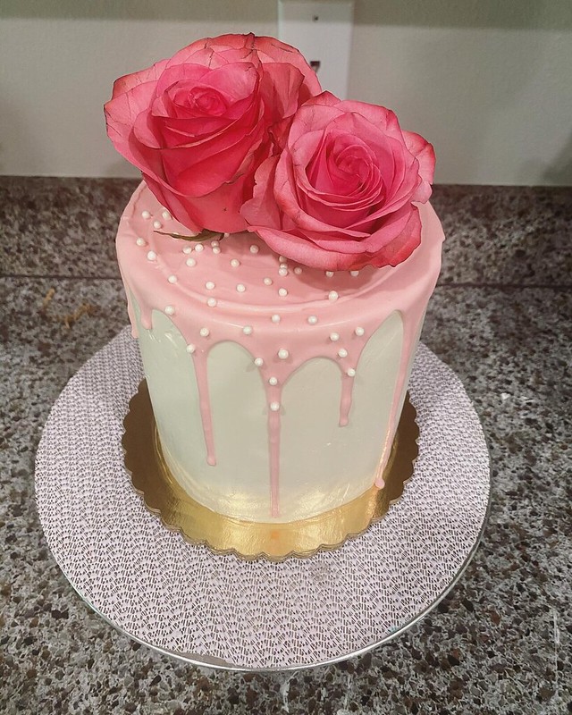 Cake by Whip and Fluff Cakery