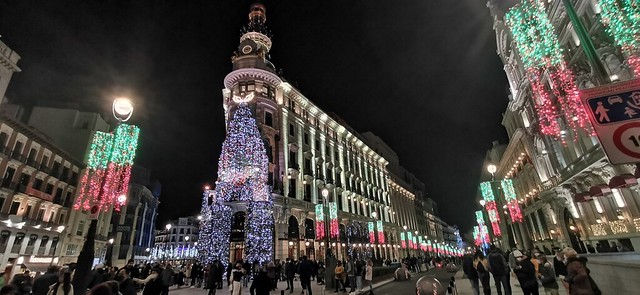 Banco Español de Crédito antigua sede entre calles Sevilla y Alcalá iluminacion Navidad 2021-2022 Madrid 02