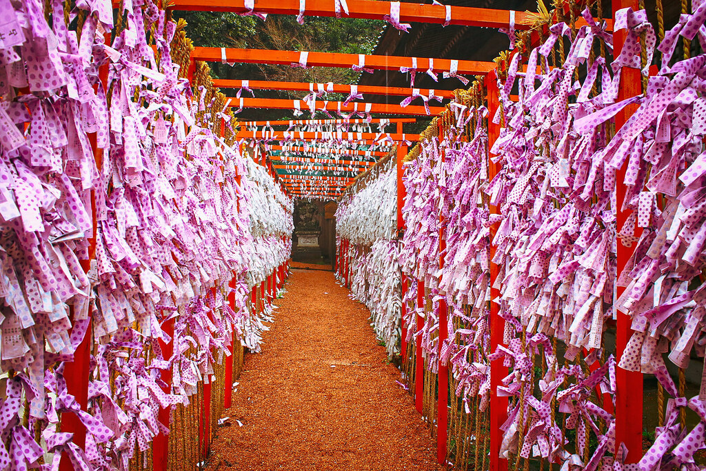 Omikuji Tunnel at Ishiura shrine, Kanazawa