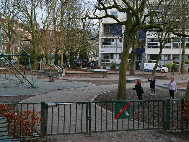 Playground for children at the square Frederiksplein in Amsterdam city-center; free urban photo by Fons Heijnsbroek, 2022.