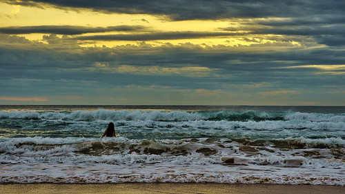 sony ilce6600 beach ocean sea sand woman nature outside queenscliff manly sydney australia waves clouds sunrise apsc sigma