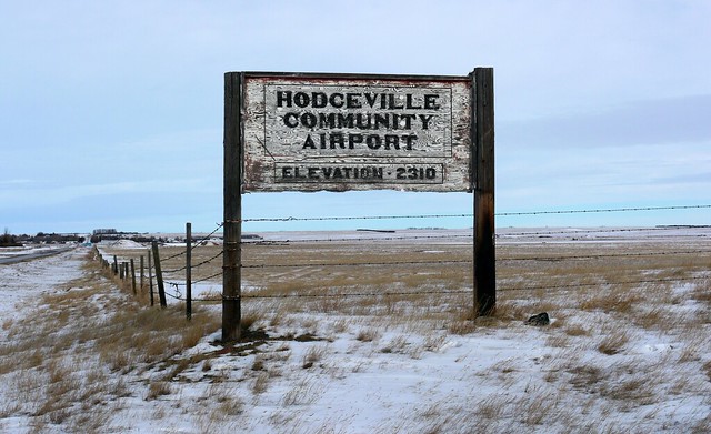 Hodgeville Community Airport SK 20220111_114704 P1010356