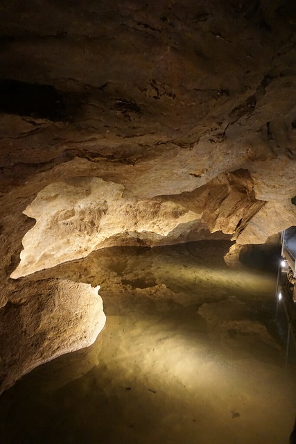 Grottes d'Azé : la rivière souterraine