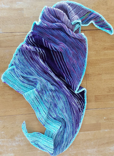 Nikki finished this Arlequin Shawl with the scraps she had left from her Find Your Fade.