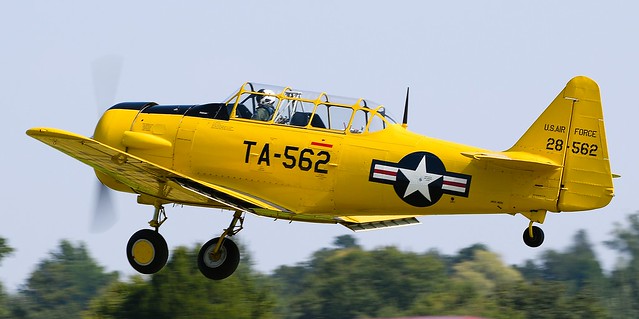 Harvard Mk4 G-BSBG USAF 28-562 TA-562