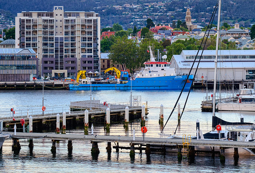 luminosity7 nikond850 launceston tasmania australia hobart waterfront theoffshoresolutionatsunset sunsetshot sunsetlight ship boats
