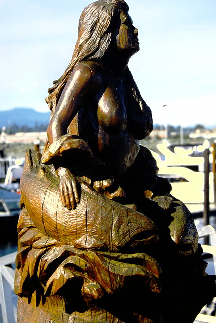 Wooden carving, Campbell River, Vancouver Island, British Columbia, Canada (2002)
