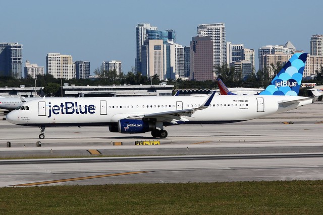 jetBlue 11/2021 Fort Lauderdale.....the second 321-200 with a new tail