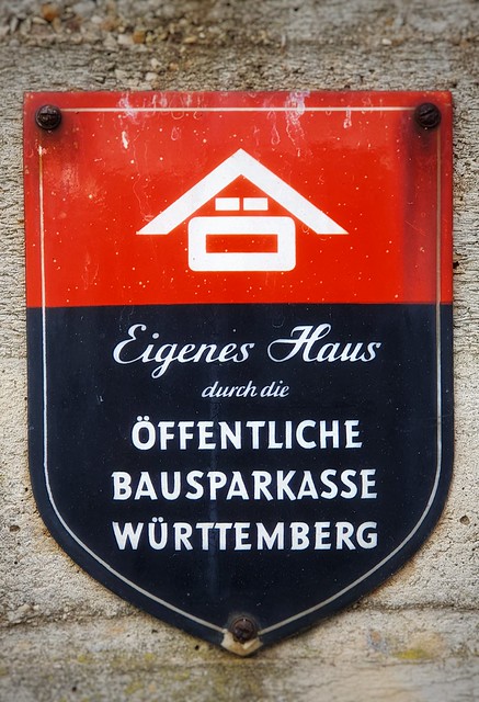 Altbach bei Esslingen. Öffentliche Sparkassen und Bausparkassen halfen am Aufbau nach dem 2. Weltkrieg.