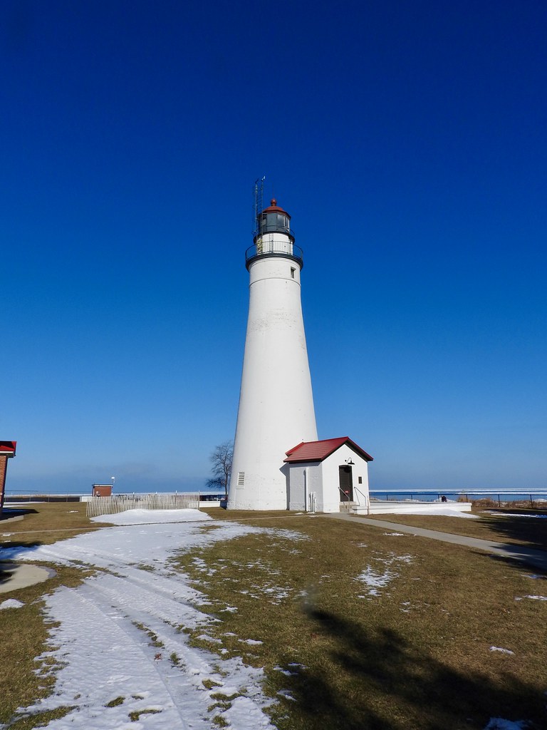 Fort Gratiot Lighthouse in Port Huron, Michigan. Photo by howderfamily.com; (CC BY-NC-SA 2.0)