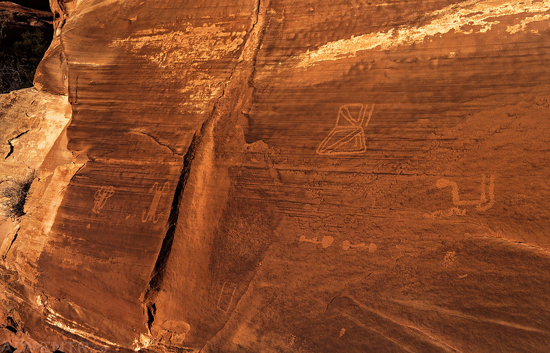 Scattered Petroglyphs