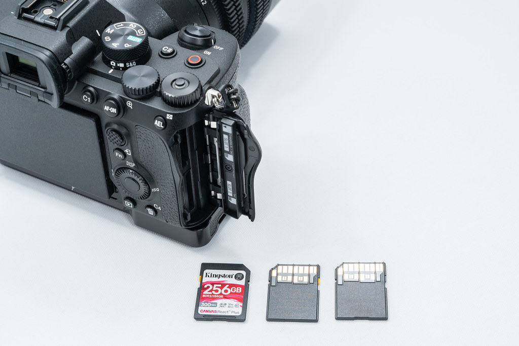 Sony α7IVに使えるSDXCカードのオススメはこれだ|おちゃカメラ。
