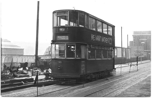 London Transport E/1 tram No. 981 in Woolwich Road