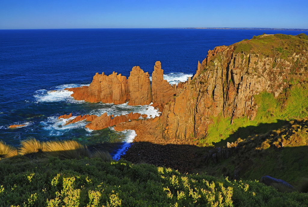 The Pinnacles : White waves and blue sky . . .