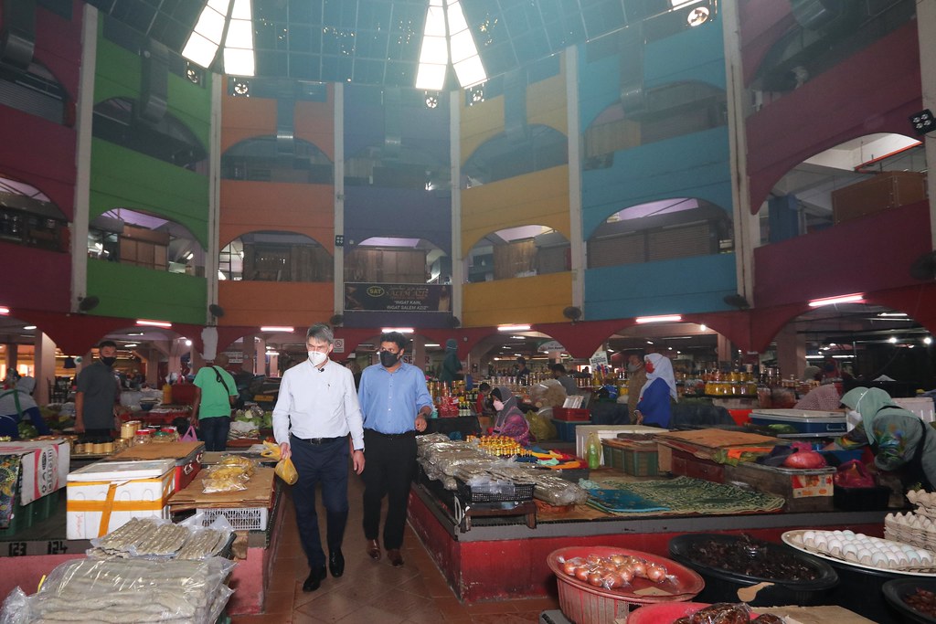 Pasar besar siti khadijah