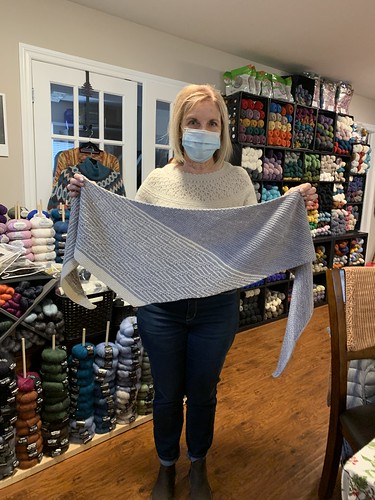 Rosemary (@coolknitsbyrose) finished her Barnstable by Lisa Hannes using Malabrigo Dos Tierras and although she didn’t do her mosaic slip stitches correctly still has a stunning shawl!