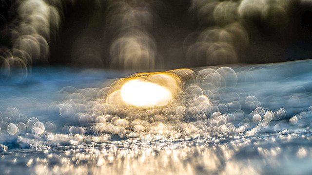 Sun reflections on Ice