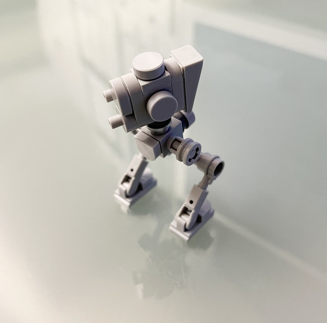 Lego walker microscale - atana studio