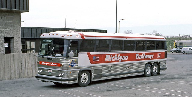 Michigan Trailways, Clio, MI: 552 at Niagara Falls, Ont. Amtrak Station