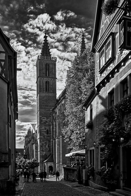 Hinter der Stadtkirche St. Jakob