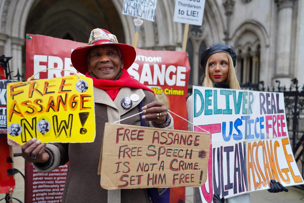 Free Assange Now.