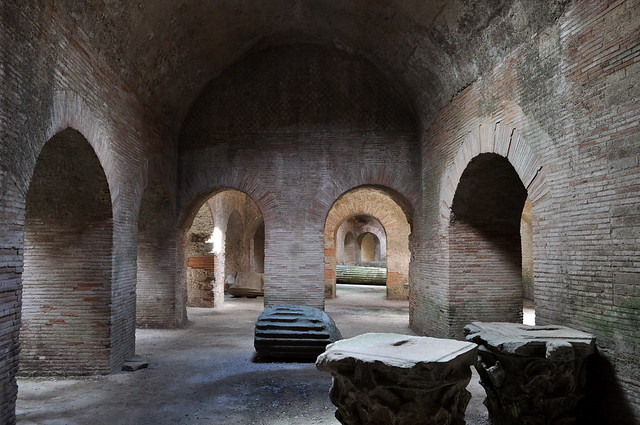 Galeries, amphithéâtre flavien, Ier siècle, Pouzzoles, Campanie, Italie.