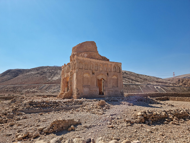 Tomb of Bibi Maryam, 13th cent., Qalhat, Oman (1)