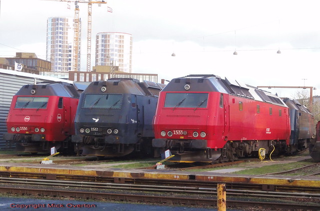 With DSB logos and GPS turret removed 1985 diesel electric loco ME 1533 ( + ME 1524 behind ) is now ready to be exported to Sweden unlike sisters ME 1522 and 1536