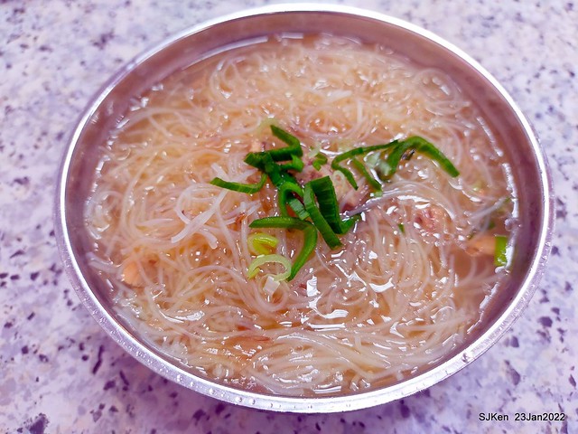 「香佳鯕魚米粉湯」(Swordfish rice noodle soup), Taipei, Taiwan, SJKen, Jan 23, 2022.