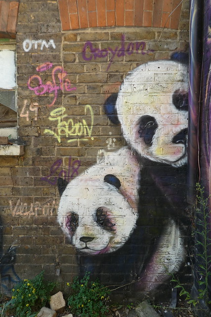 Doudou Style graffiti, Croydon