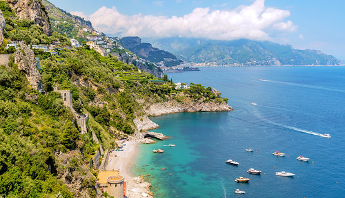 amalficoast amalfi coast boats cliffside cliff oceanview ocean view mediterraneansea mediterranean sea italy