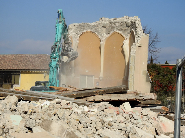 destruction d'une église et d'un ancien couvent ...