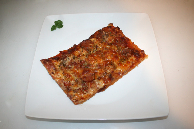 Pizza Cabanossi Bacon - Served