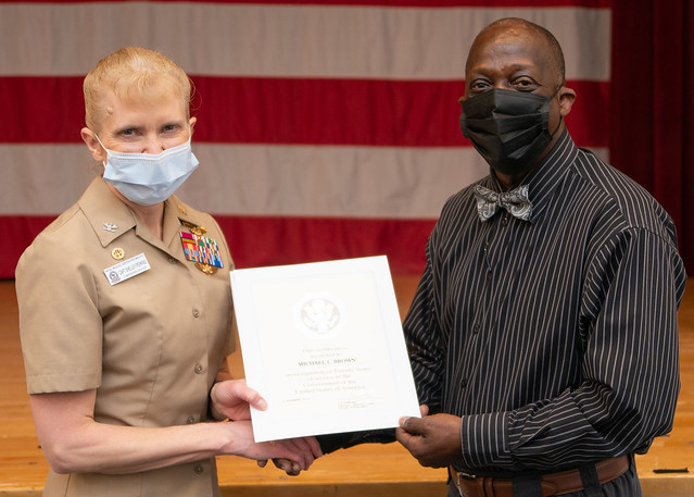NMCP Recognizes Civilian Employees with LOS Awards 220114-N-ZM949-1004