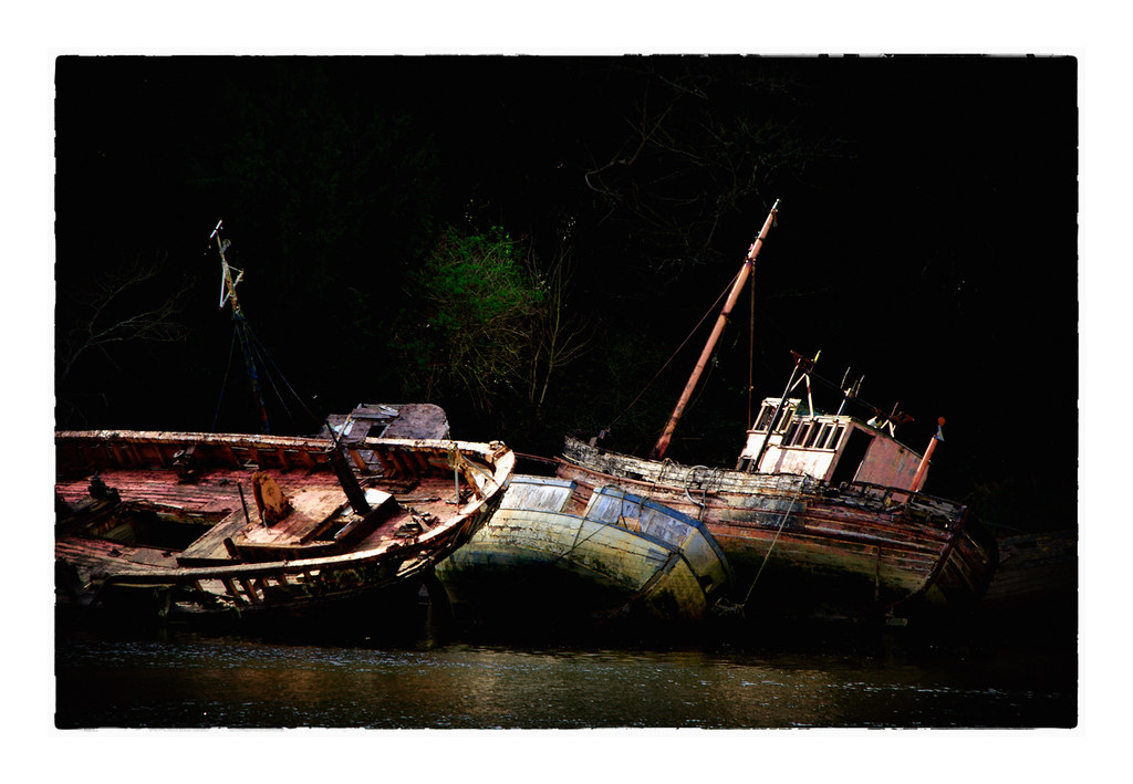 Cimetière à bateaux du Port Rhu