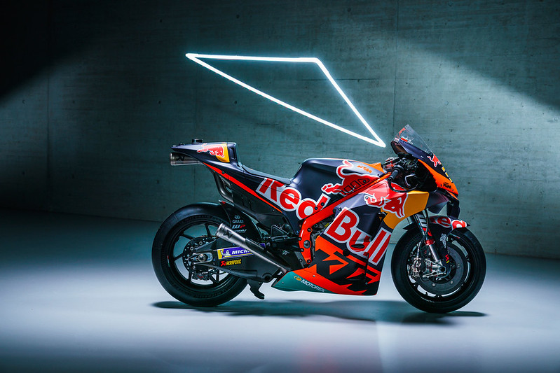 427243_Red Bull KTM RC16_33_Binder_01_MotoGP Team Presentation 2022 _20_