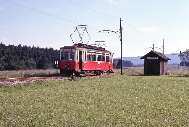 Trains du  Vöcklamarkt-Attersee appelé aussi Attergaubahn (Autriche)