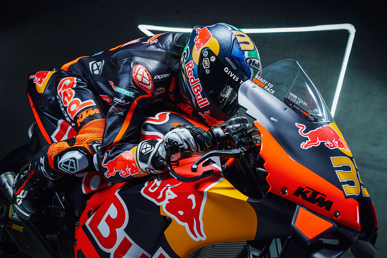 427277_Brad Binder_RC16 33_Red Bull KTM_MotoGP Team Presentation 2022 _30_