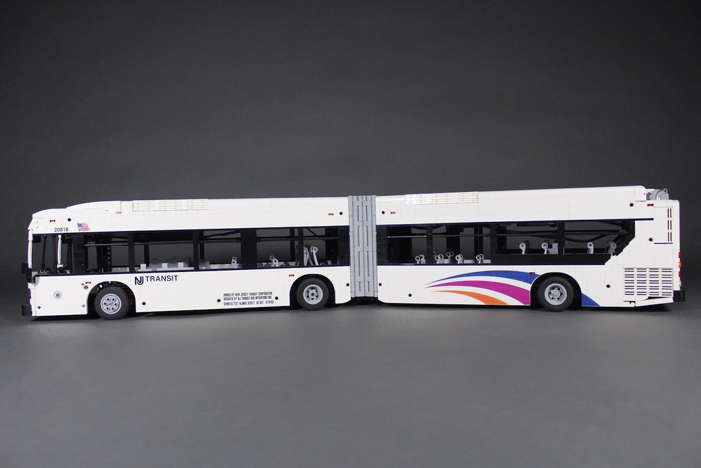 LEGO Motorized New Flyer XD60 Articulated Bus - 7