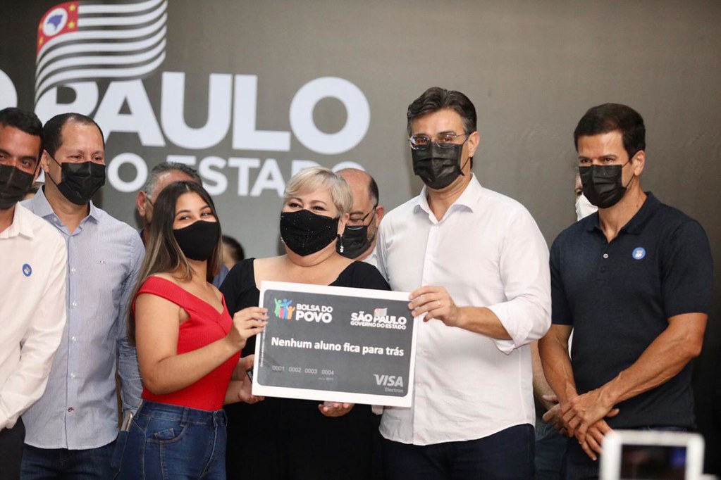 Anúncios do Governo de São Paulo em Cosmópolis