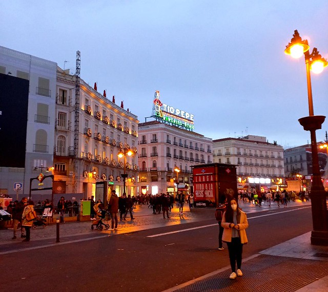28-Por la Puerta del Sol al atardecer...