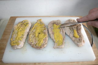 07 - Spread mustard on escalopes /  Schnitzel mit Senf bestreichen