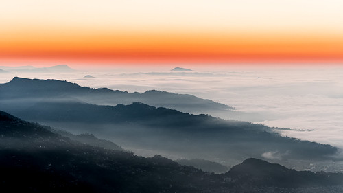 asia nepal pokhara sarangkot sunrise mountains cloud winter fog sony sonyα6600 tamron70300mmf4563diiiirxd