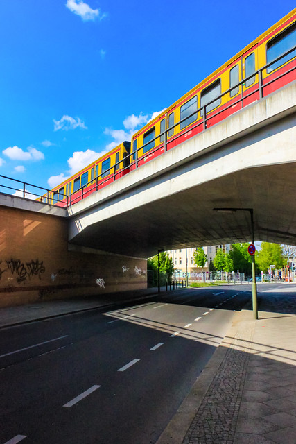 Brücke der Ringbahn am Bahnhof Südkreuz